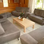 Spacious With Garden Дом отдыха Вэм