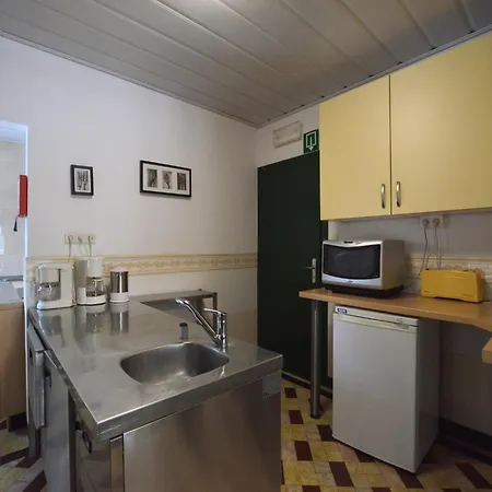 Hébergement de vacances Spacious With Garden Waimes