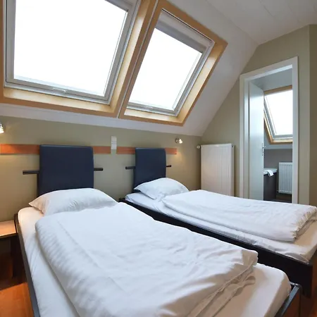Spacious With Garden *