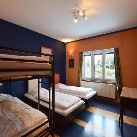 Vakantiehuis Spacious With Garden Weismes
