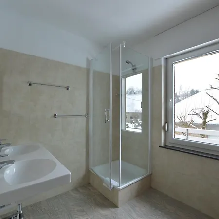 Hébergement de vacances Spacious With Garden Waimes