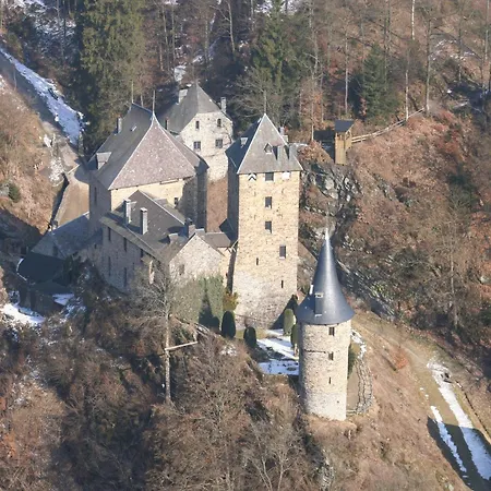 Spacious With Garden Hébergement de vacances